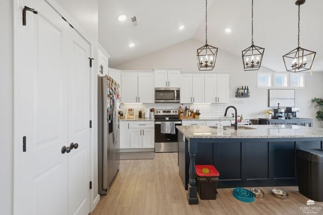 9685 Heather Lane, Manhattan, KS 66502