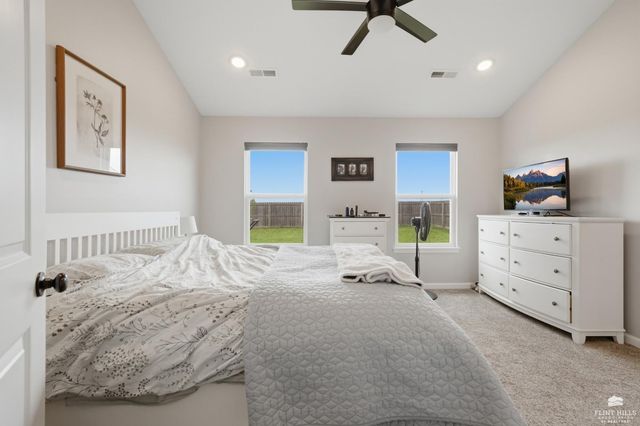 9685 Heather Lane, Manhattan, KS 66502