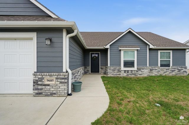 9685 Heather Lane, Manhattan, KS 66502