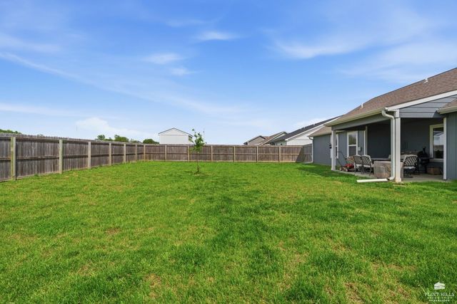 9685 Heather Lane, Manhattan, KS 66502