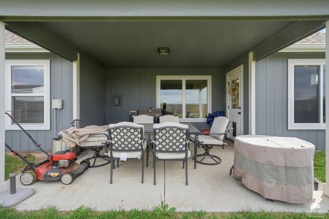 9685 Heather Lane, Manhattan, KS 66502