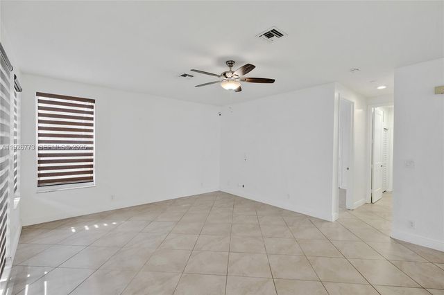 740 Cypress Pointe Dr E, Pembroke Pines, FL 33027