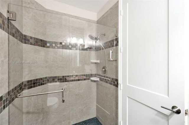 740 Cypress Pointe Dr E, Pembroke Pines, FL 33027