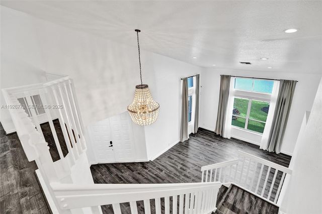 740 Cypress Pointe Dr E, Pembroke Pines, FL 33027