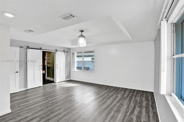 740 Cypress Pointe Dr E, Pembroke Pines, FL 33027