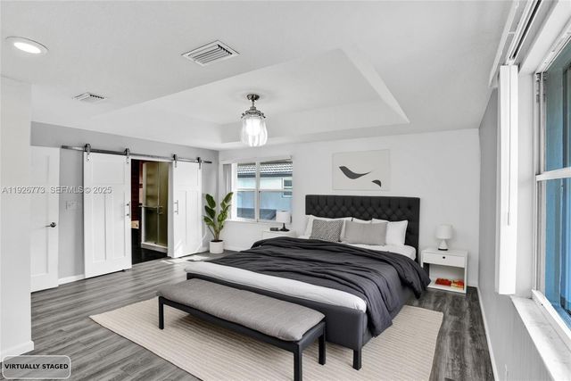 740 Cypress Pointe Dr E, Pembroke Pines, FL 33027