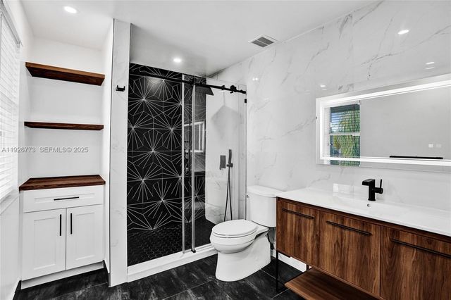 740 Cypress Pointe Dr E, Pembroke Pines, FL 33027