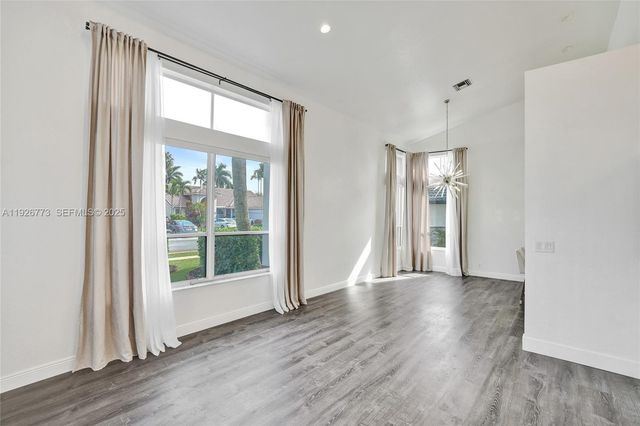 740 Cypress Pointe Dr E, Pembroke Pines, FL 33027