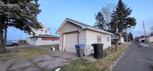 202 E 2nd St, Superior, WI 54880