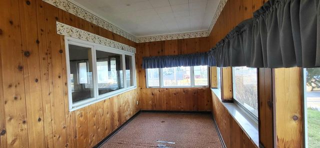 202 E 2nd St, Superior, WI 54880