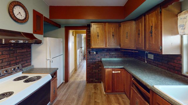 202 E 2nd St, Superior, WI 54880