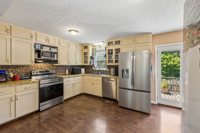 7008 Meadow Dr, Centerville, TN 37033