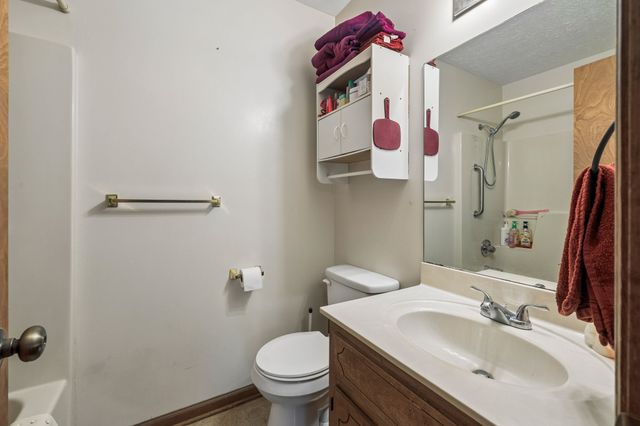 7008 Meadow Dr, Centerville, TN 37033