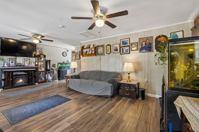 7008 Meadow Dr, Centerville, TN 37033