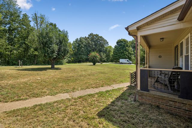 7008 Meadow Dr, Centerville, TN 37033