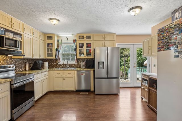 7008 Meadow Dr, Centerville, TN 37033