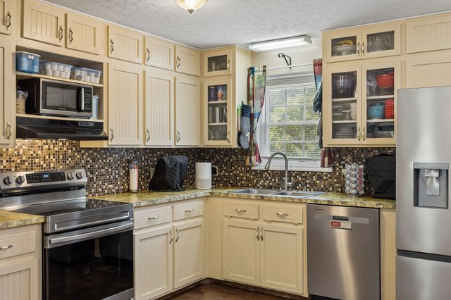 7008 Meadow Dr, Centerville, TN 37033