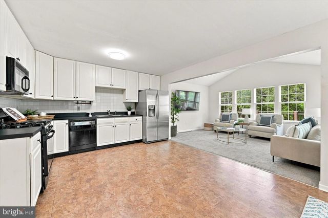 735 HAWTHORNE LN, Aston, PA 19014