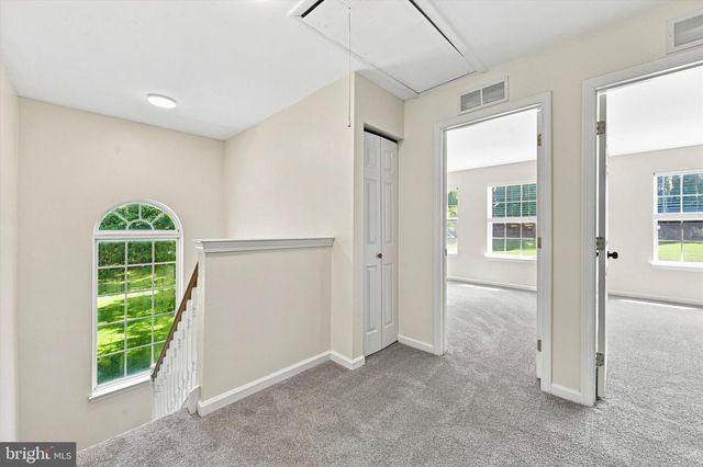 735 HAWTHORNE LN, Aston, PA 19014