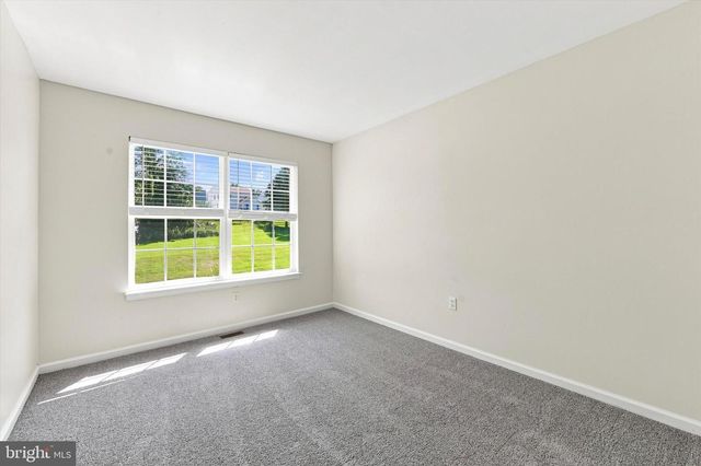 735 HAWTHORNE LN, Aston, PA 19014