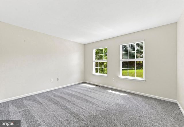 735 HAWTHORNE LN, Aston, PA 19014
