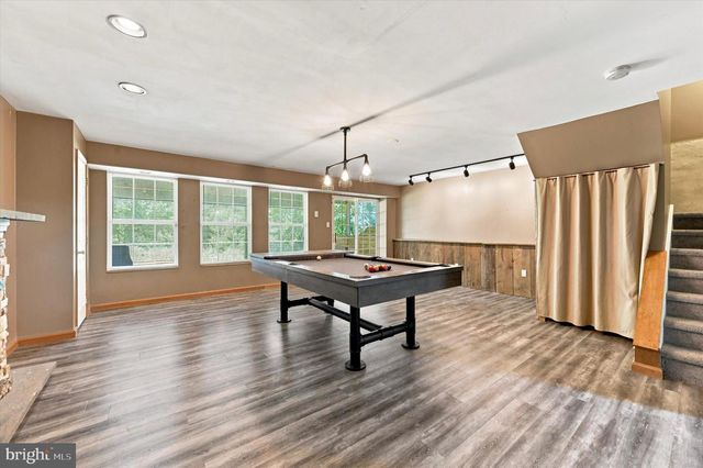 735 HAWTHORNE LN, Aston, PA 19014