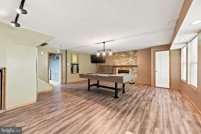 735 HAWTHORNE LN, Aston, PA 19014