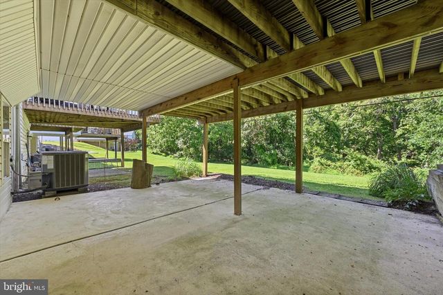735 HAWTHORNE LN, Aston, PA 19014