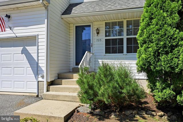 735 HAWTHORNE LN, Aston, PA 19014