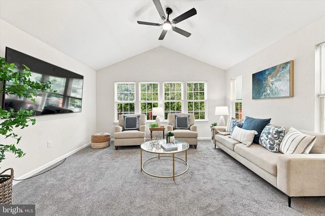 735 HAWTHORNE LN, Aston, PA 19014