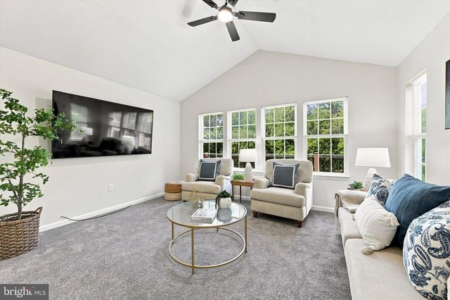 735 HAWTHORNE LN, Aston, PA 19014