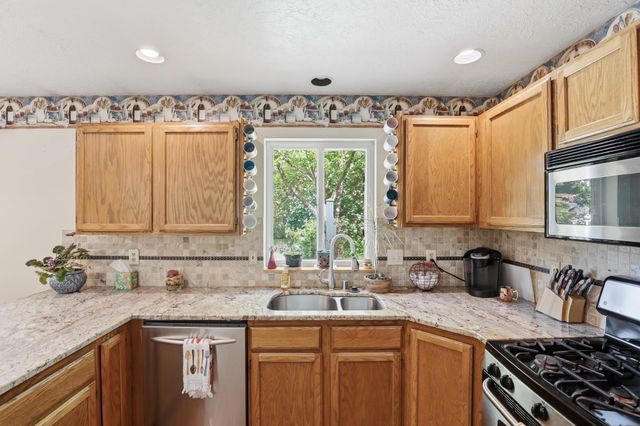 1221 S Bannen Rd, Veradale, WA 99037