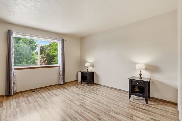 1221 S Bannen Rd, Veradale, WA 99037