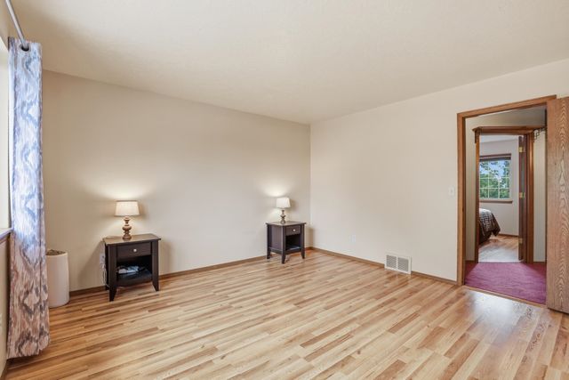 1221 S Bannen Rd, Veradale, WA 99037