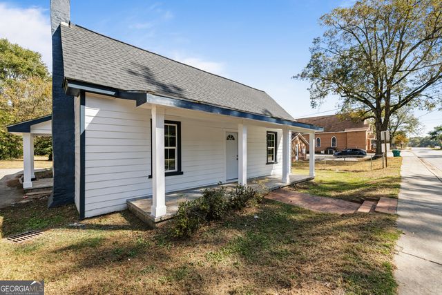 228 Oak Drive, Social Circle, GA 30025