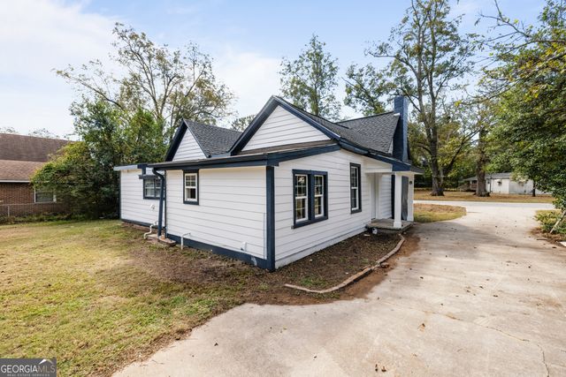228 Oak Drive, Social Circle, GA 30025