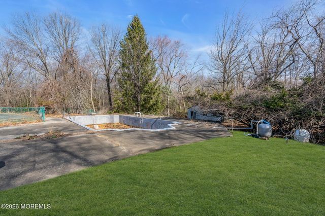 184 County Road 520, Morganville, NJ 07751