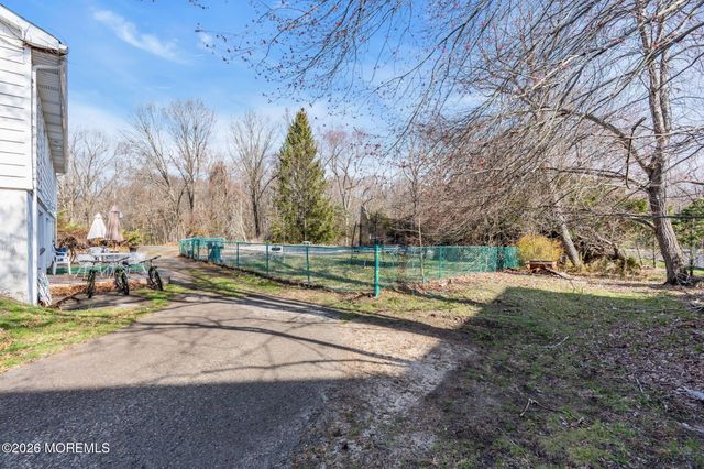 184 County Road 520, Morganville, NJ 07751