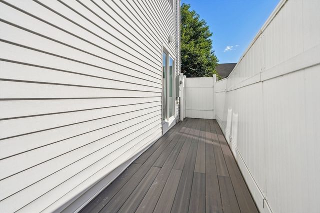 152 Saratoga St, Boston, MA 02128