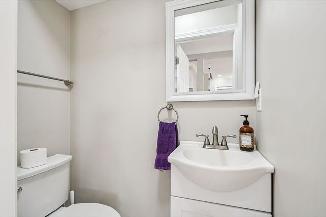 152 Saratoga St, Boston, MA 02128