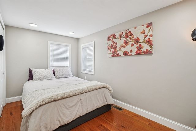 152 Saratoga St, Boston, MA 02128