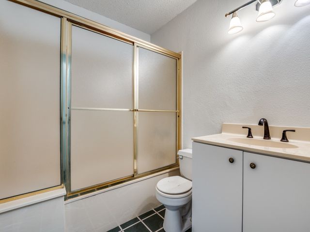 6415 Lake Bluff Drive, Dallas, TX 75249