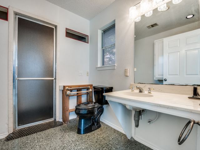 6415 Lake Bluff Drive, Dallas, TX 75249