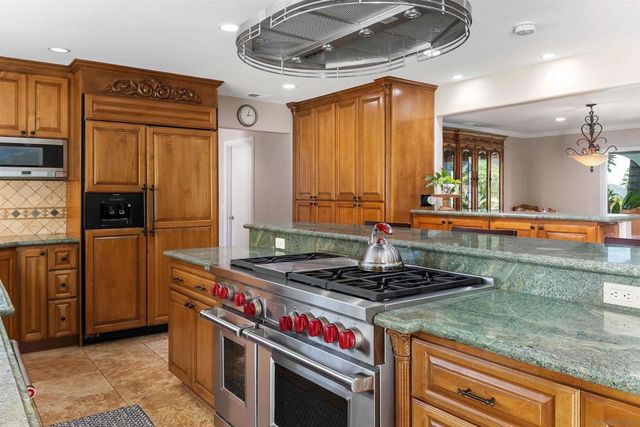 16312 Country Day Rd, Poway, CA 92064