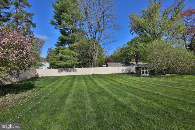 158 S SHADY RETREAT RD, Doylestown, PA 18901