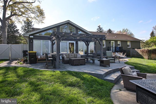 158 S SHADY RETREAT RD, Doylestown, PA 18901