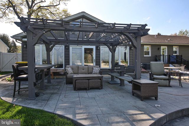 158 S SHADY RETREAT RD, Doylestown, PA 18901