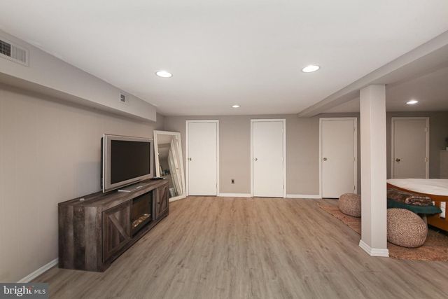 158 S SHADY RETREAT RD, Doylestown, PA 18901
