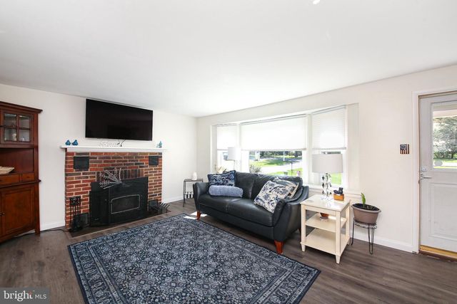 158 S SHADY RETREAT RD, Doylestown, PA 18901