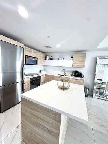 16385 Biscayne Blvd 2720, North Miami Beach, FL 33160